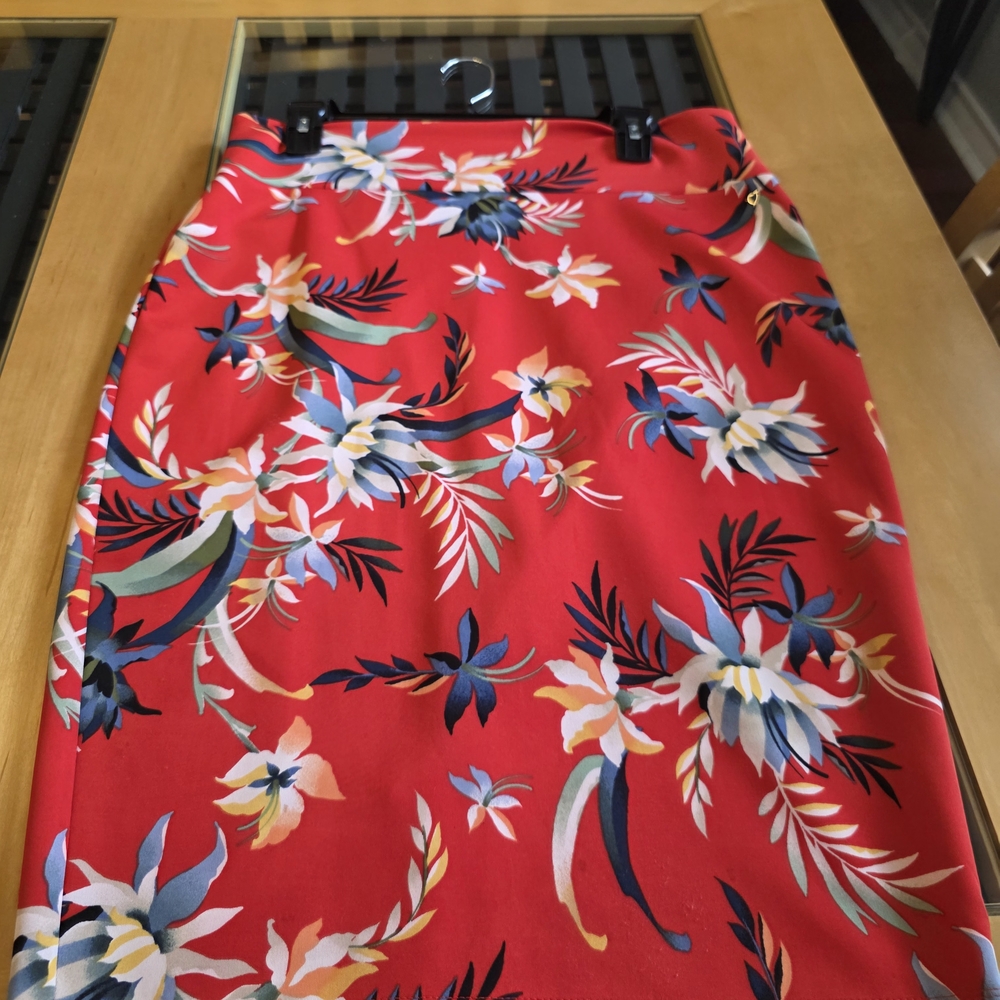 Thalia Sodi Red Floral Pencil Skirt
